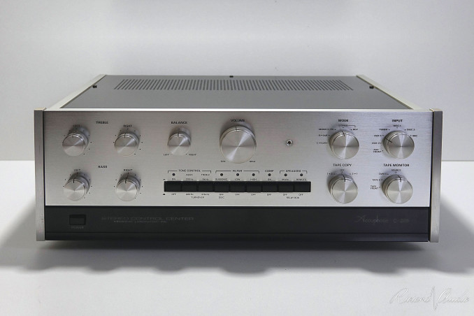Accuphase C-200